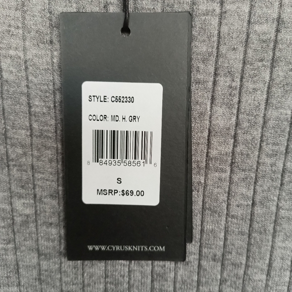 🆕 Cyrus Ribbed Button Shoulder Top - Picture 7 of 7